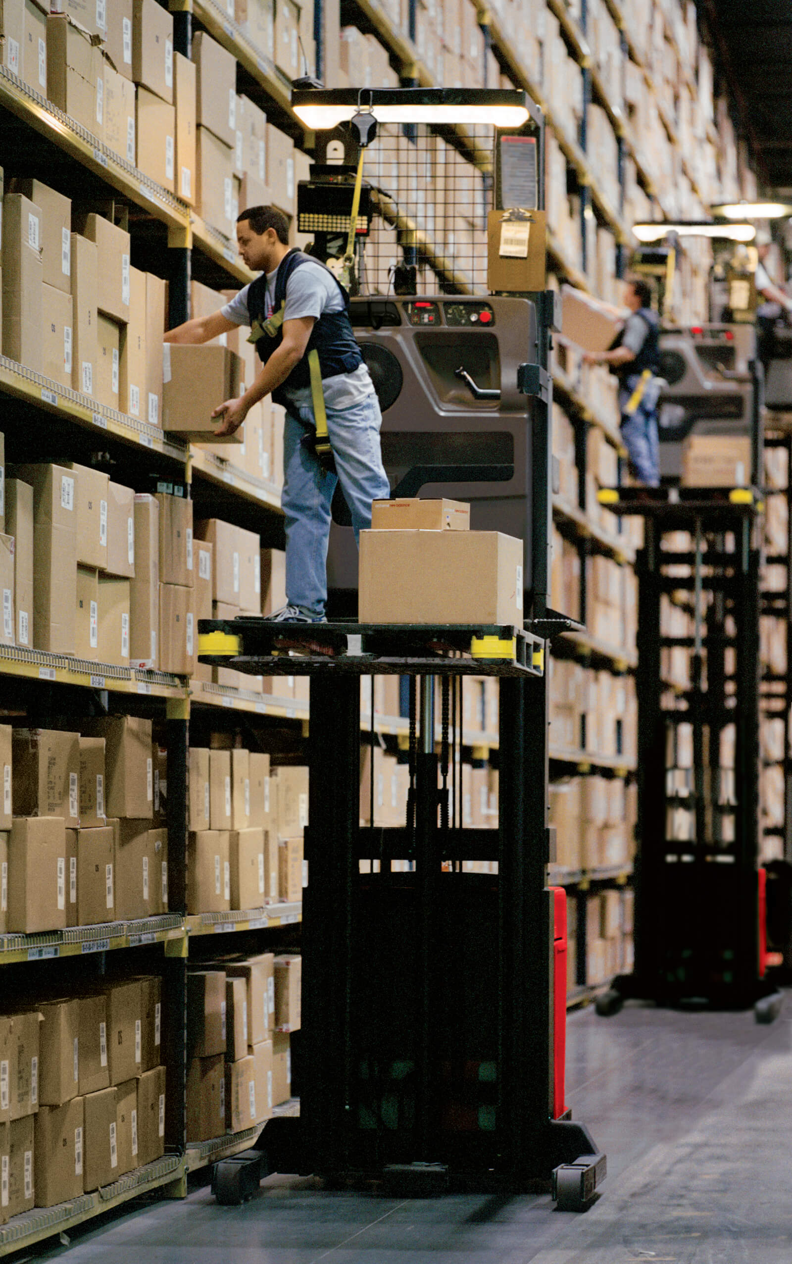 5000 Series Order Picking 3 Trucks