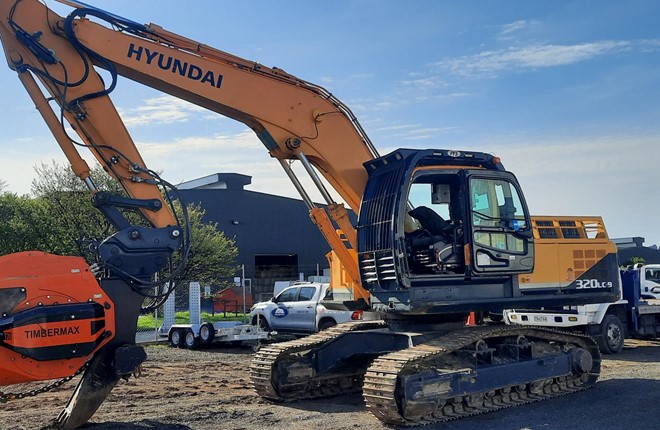 Hyundai LC 9 With Timbermax Sample Photo