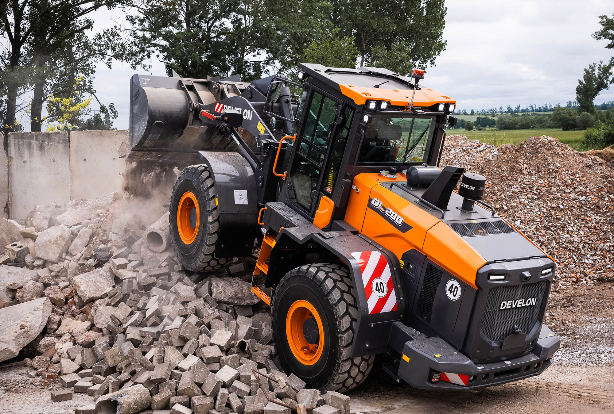 DL200-7M Wheel Loader operating in NZ