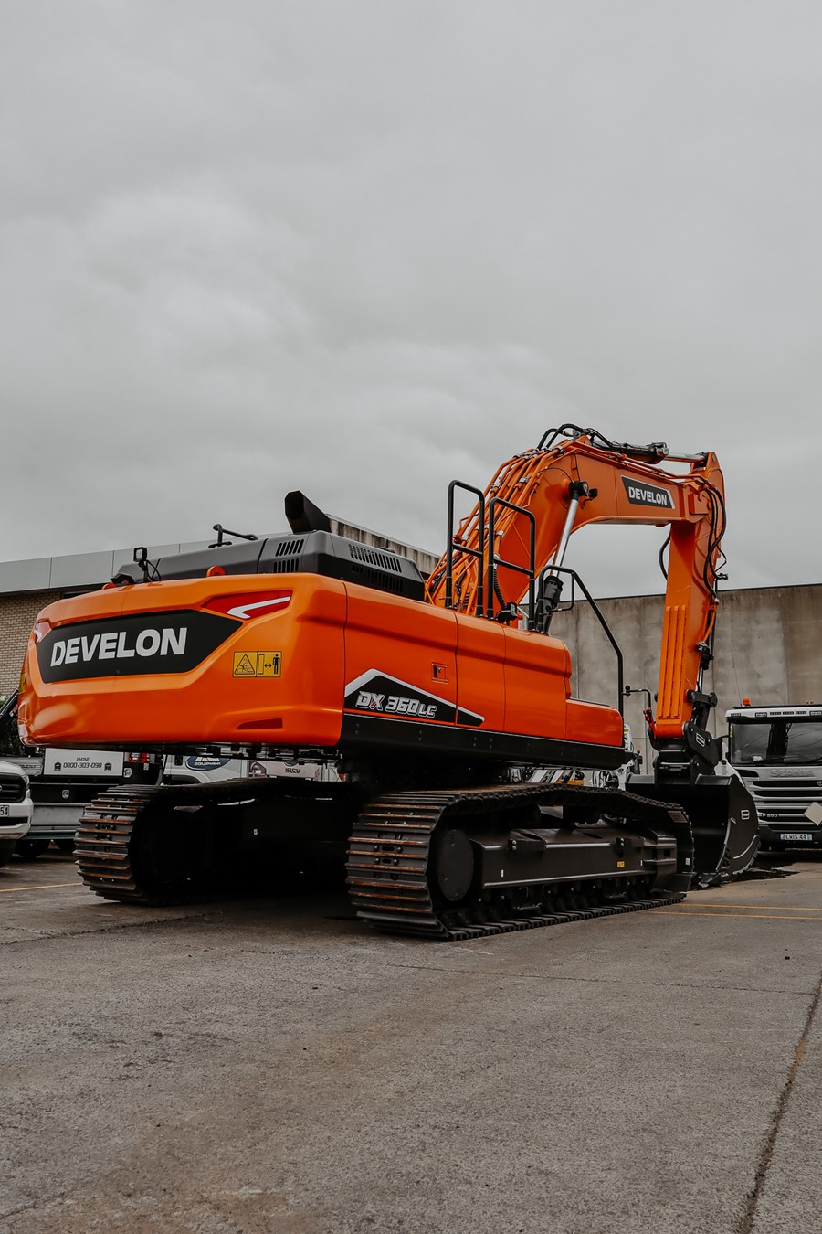 Develon DX360LC Excavator