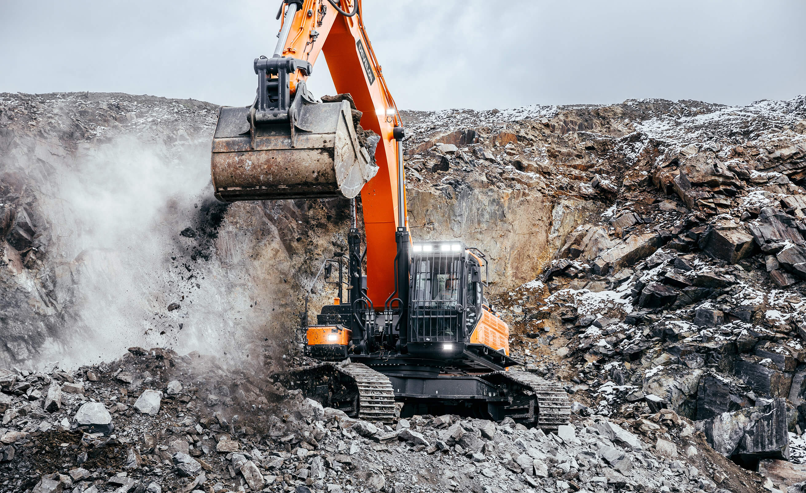 Crawler Excavators Dx530lc 7K Develon (1)