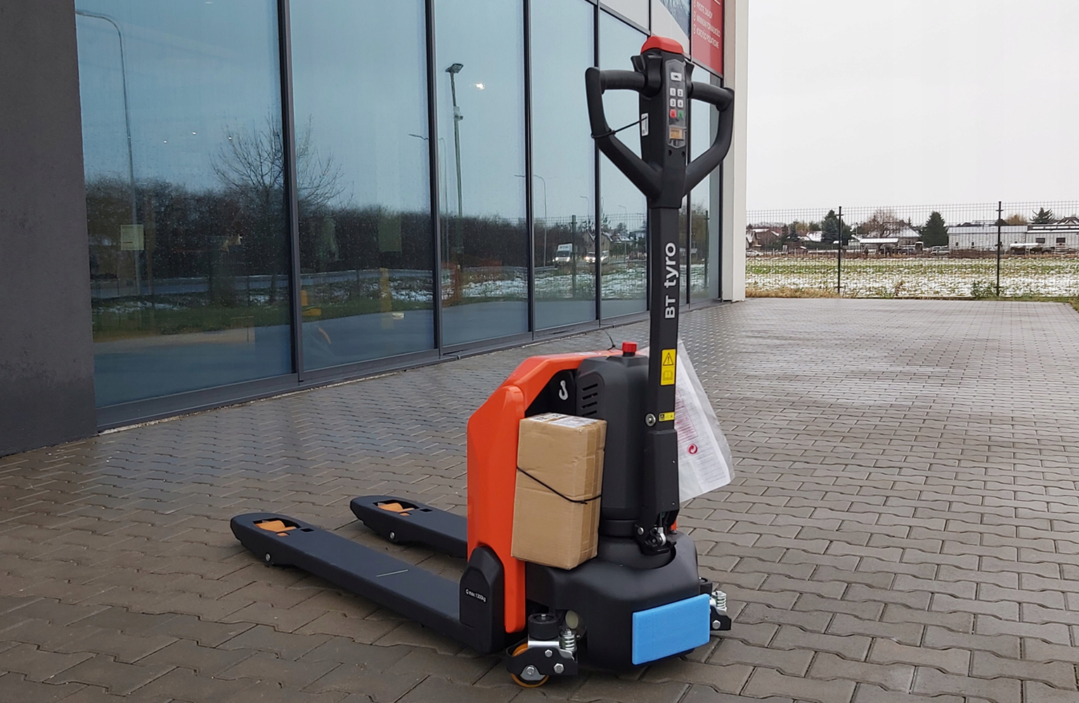 BT Tyro Li-ion Powered Pallet Truck | AB Equipment