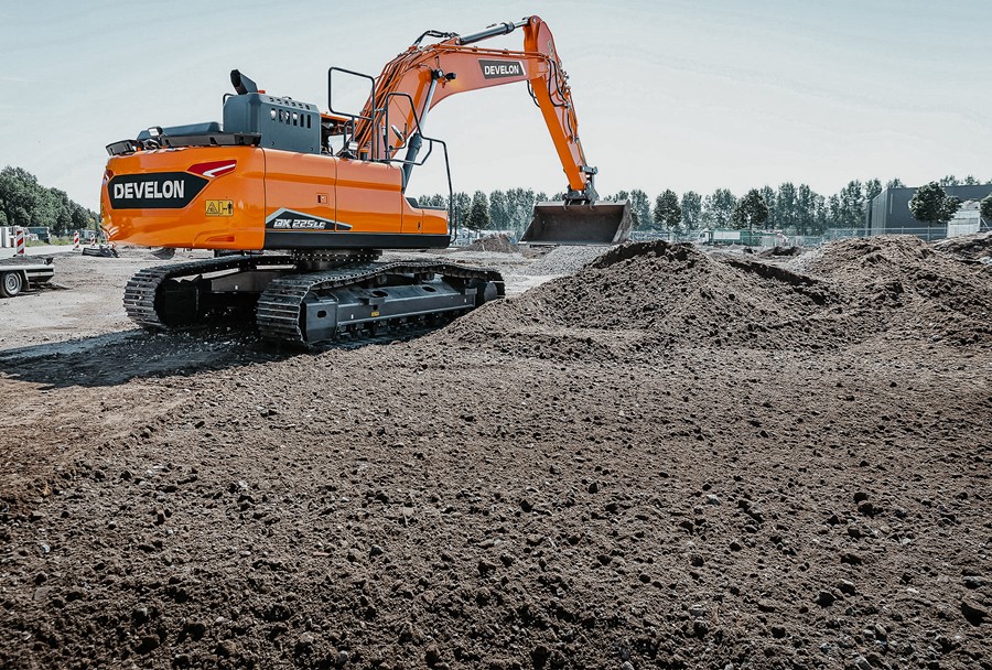 DEVELON DX225LC in NZ