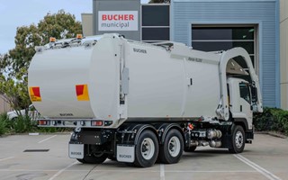 Isuzu FVY 240 300 X Bucher Force 285 01Lores