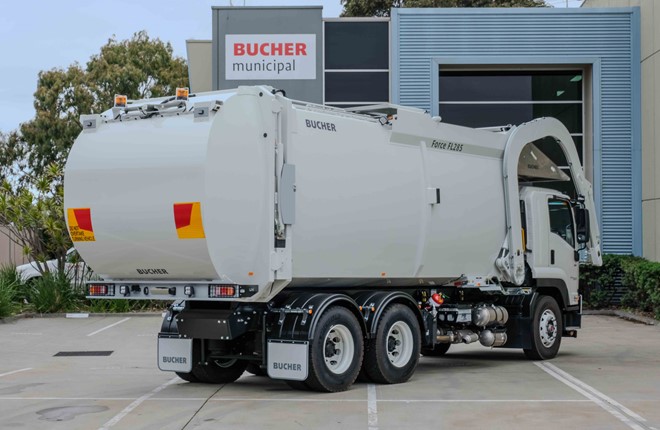 Isuzu FVY 240 300 X Bucher Force 285 01Lores