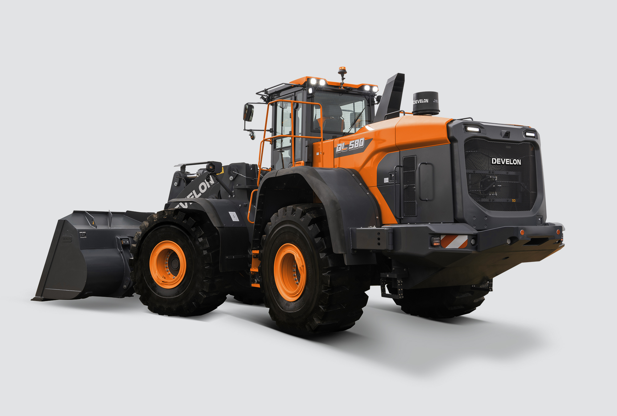 20231218 DL580 7 Studio